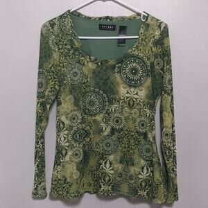 Liz Claiborne green print mesh knit top